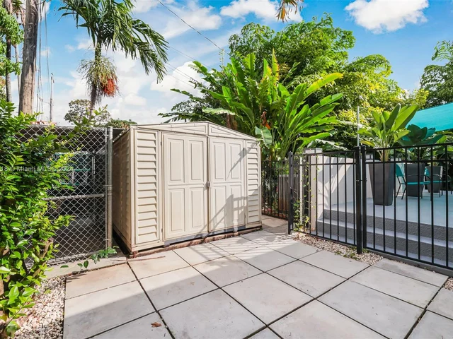 1629 Westward Dr, Miami Springs FL 33166