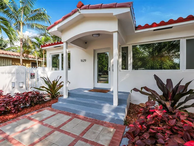 1629 Westward Dr, Miami Springs FL 33166