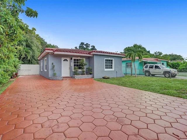 849 NE 133rd St, North Miami FL 33161
