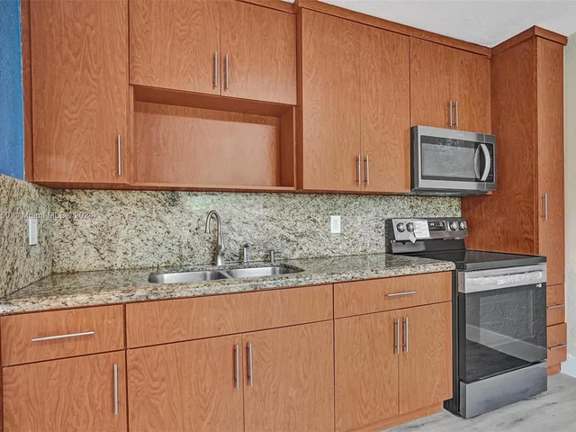 849 NE 133rd St, North Miami FL 33161