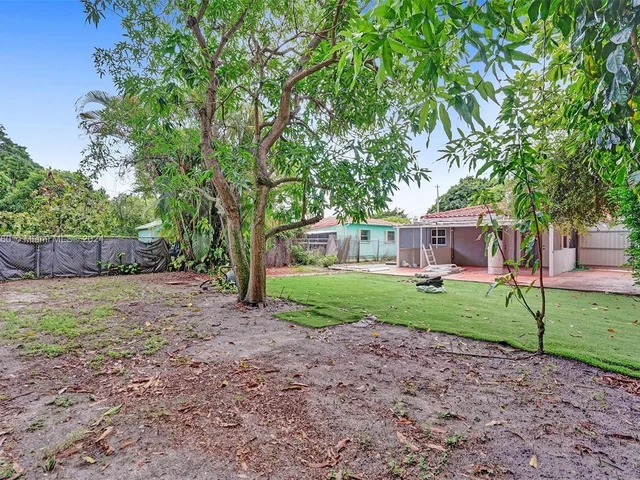 849 NE 133rd St, North Miami FL 33161