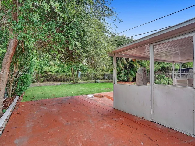 849 NE 133rd St, North Miami FL 33161