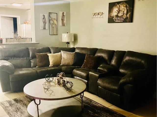 1321 NW 58th Ave, Lauderhill FL 33313