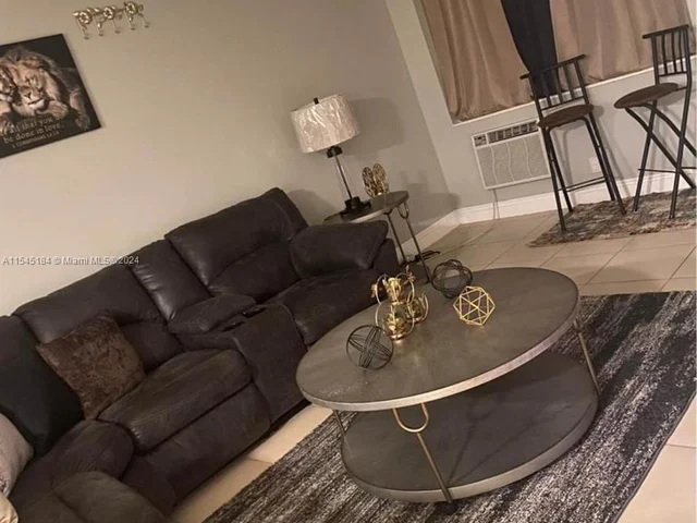 1321 NW 58th Ave, Lauderhill FL 33313