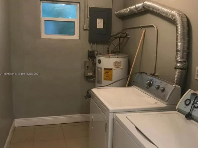 1321 NW 58th Ave, Lauderhill FL 33313