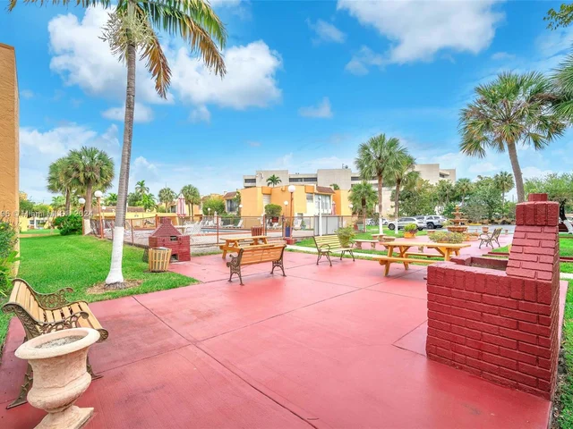 9301 SW 4th St # 229F, Miami FL 33174