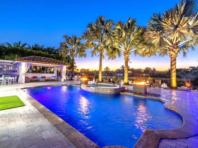 7720 SW 137th Ct, Miami FL 33183