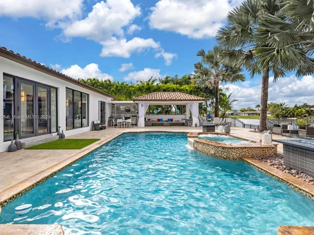 7720 SW 137th Ct, Miami FL 33183