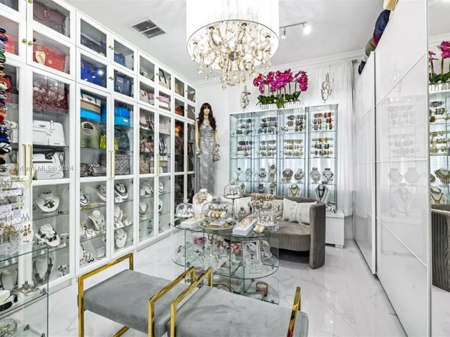 7720 SW 137th Ct, Miami FL 33183