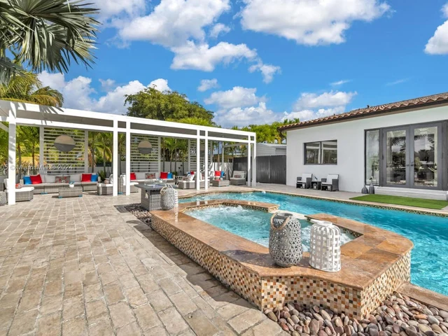 7720 SW 137th Ct, Miami FL 33183