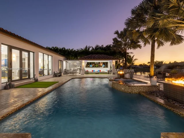 7720 SW 137th Ct, Miami FL 33183