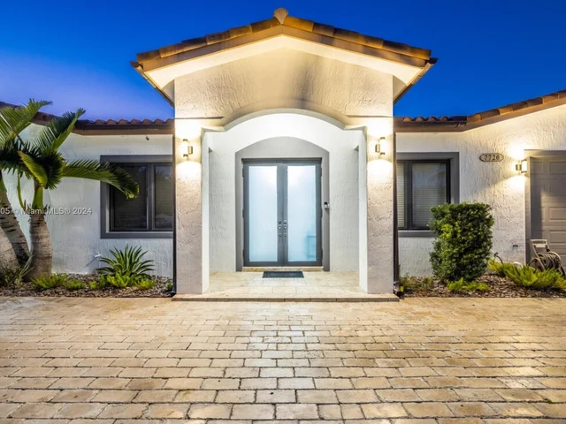 7720 SW 137th Ct, Miami FL 33183