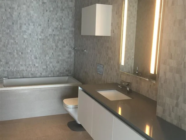 68 SE 6th St # 3406, Miami FL 33131