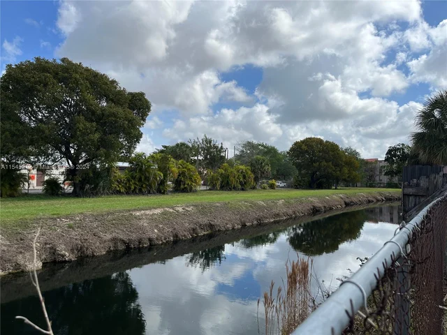 12855 SW 58th Ln, Miami FL 33183