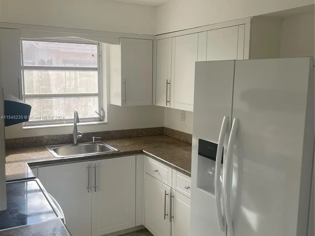 830 W 75th St # 830, Hialeah FL 33014