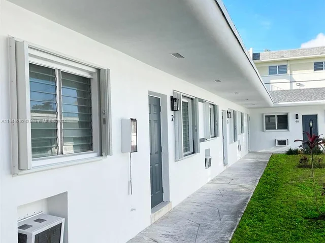 775 NE 128th St # 2, North Miami FL 33161