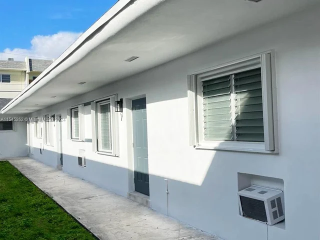 775 NE 128th St # 2, North Miami FL 33161