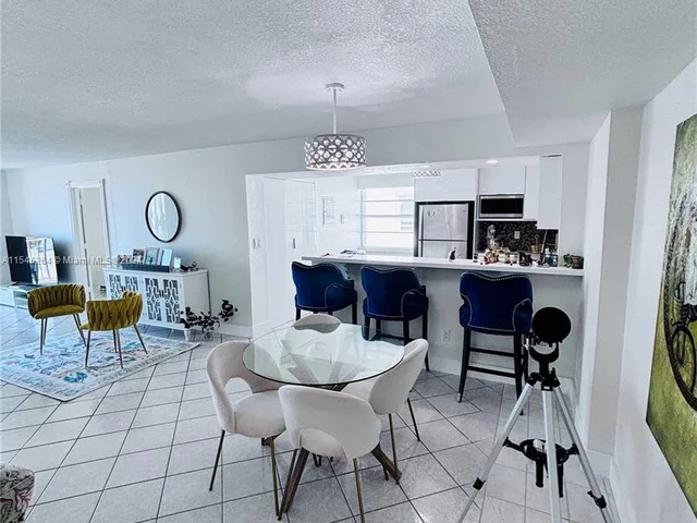 7705 Abbott Ave # 502, Miami Beach FL 33141