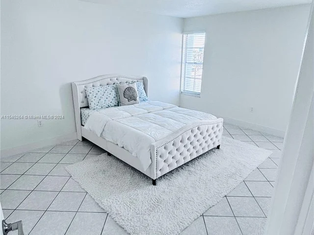 7705 Abbott Ave # 502, Miami Beach FL 33141