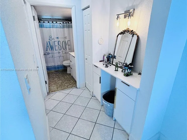 7705 Abbott Ave # 502, Miami Beach FL 33141