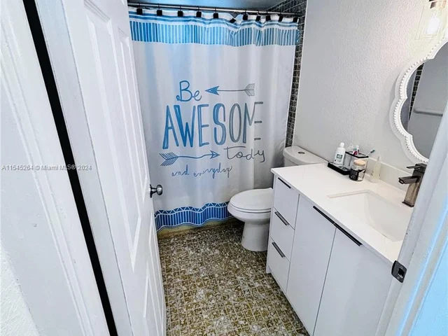 7705 Abbott Ave # 502, Miami Beach FL 33141