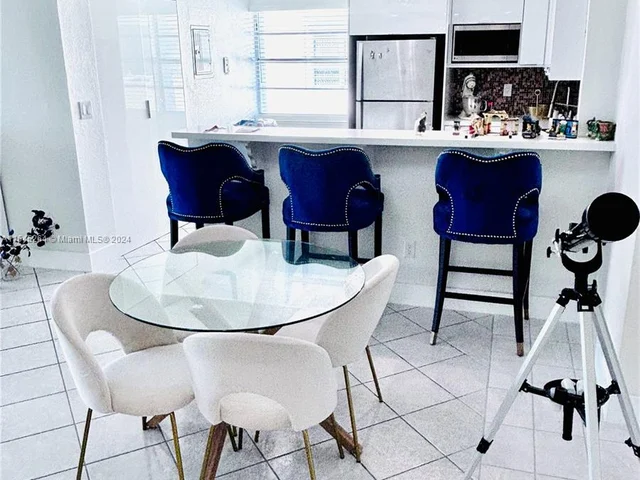 7705 Abbott Ave # 502, Miami Beach FL 33141