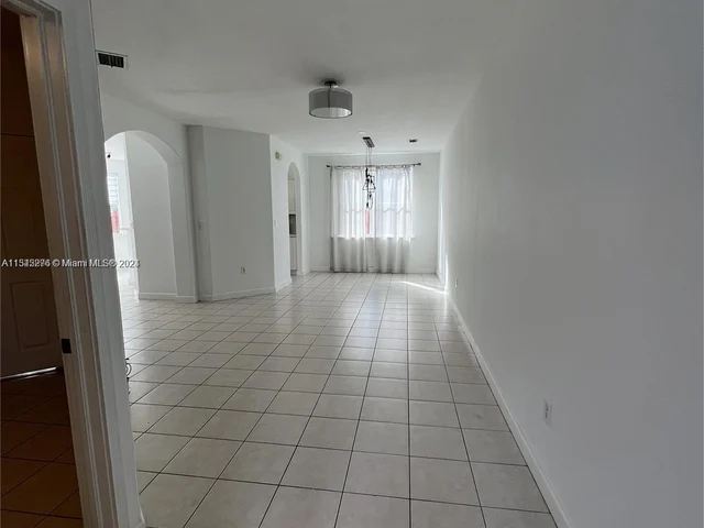 5570 NW 107th Ave # 907, Doral FL 33178