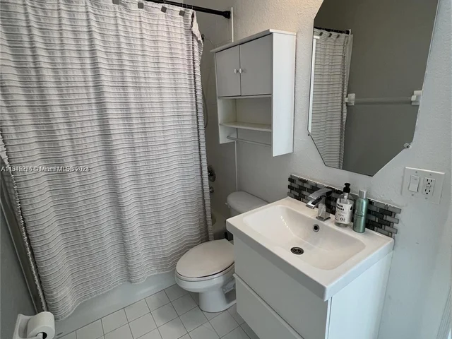 5570 NW 107th Ave # 907, Doral FL 33178