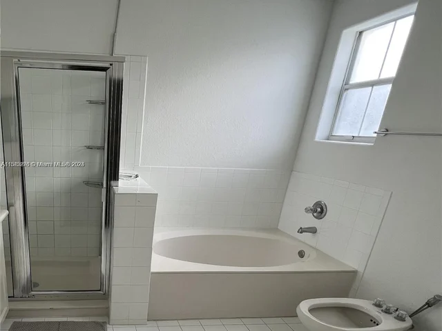 5570 NW 107th Ave # 907, Doral FL 33178