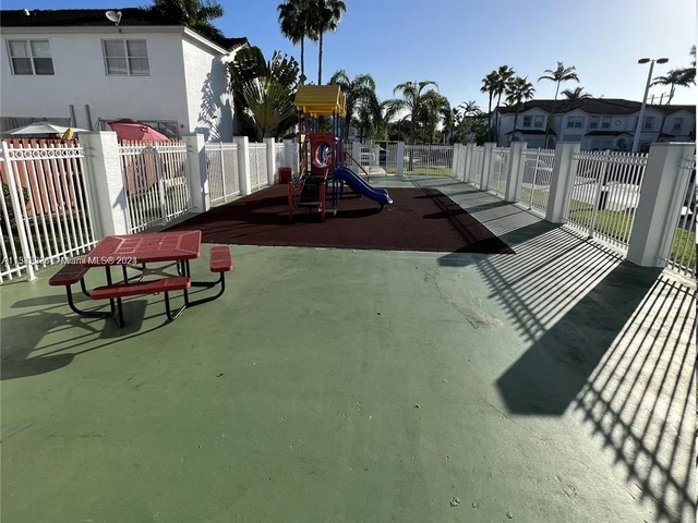 5570 NW 107th Ave # 907, Doral FL 33178