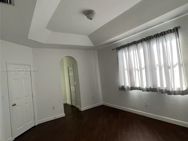 5570 NW 107th Ave # 907, Doral FL 33178