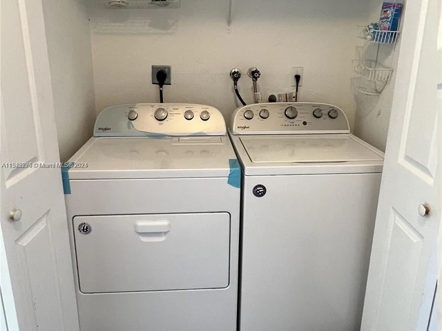 5570 NW 107th Ave # 907, Doral FL 33178