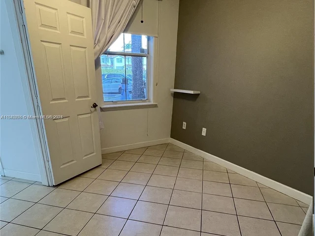 5570 NW 107th Ave # 907, Doral FL 33178