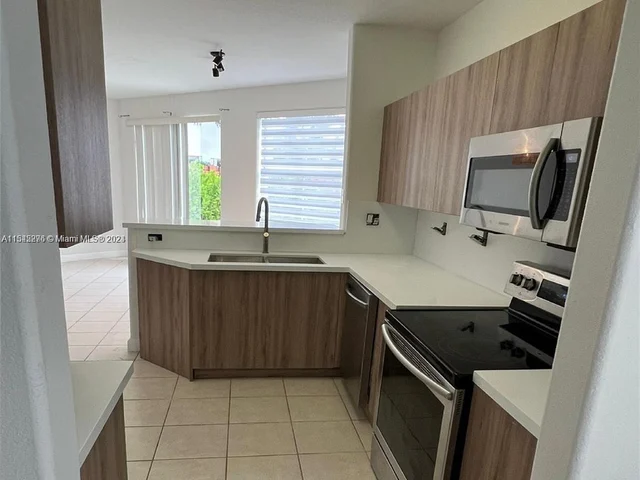 5570 NW 107th Ave # 907, Doral FL 33178