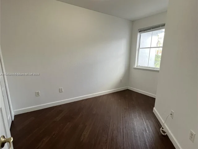 5570 NW 107th Ave # 907, Doral FL 33178