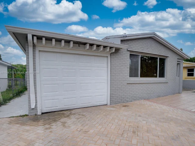 2703 Adams St, Hollywood FL 33020