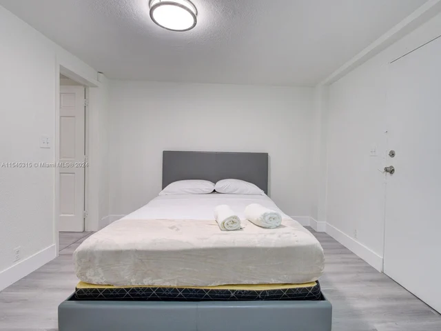 2703 Adams St, Hollywood FL 33020