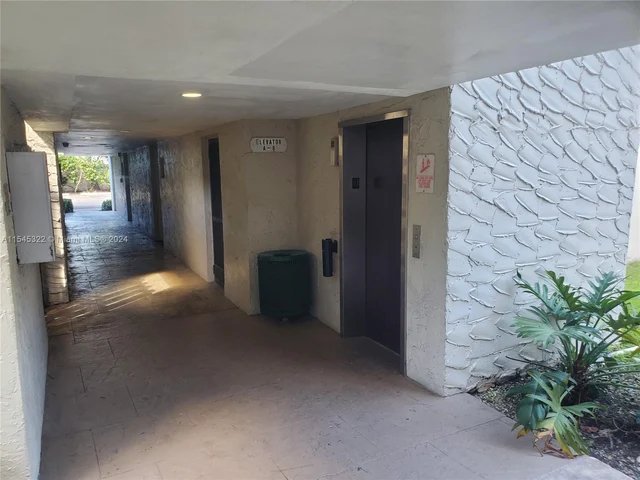 6900 N Kendall Dr # A303, Pinecrest FL 33156