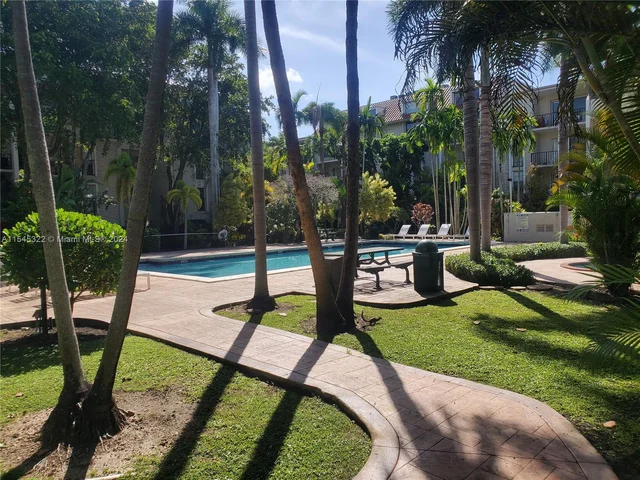 6900 N Kendall Dr # A303, Pinecrest FL 33156