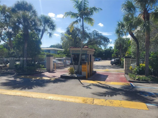6900 N Kendall Dr # A303, Pinecrest FL 33156