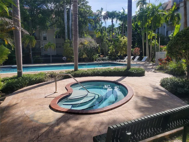 6900 N Kendall Dr # A303, Pinecrest FL 33156