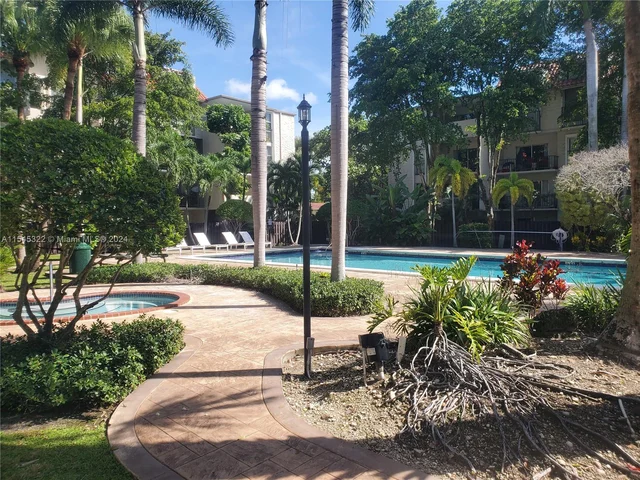 6900 N Kendall Dr # A303, Pinecrest FL 33156