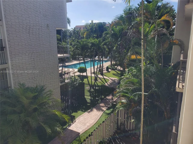 6900 N Kendall Dr # A303, Pinecrest FL 33156