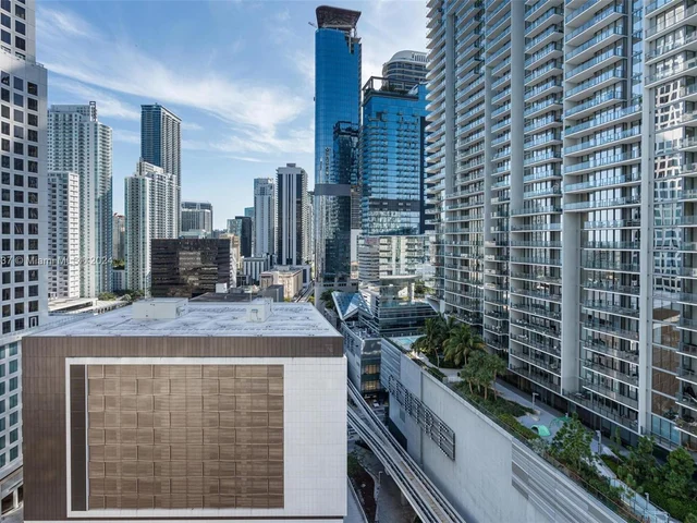 31 SE 6th St # 2405, Miami FL 33131