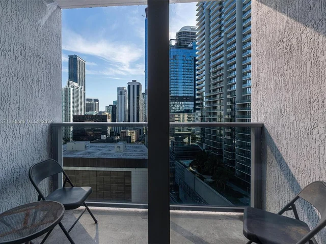 31 SE 6th St # 2405, Miami FL 33131