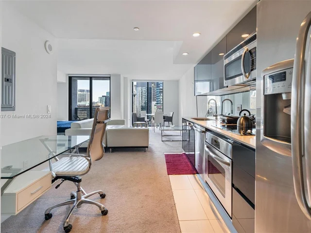 31 SE 6th St # 2405, Miami FL 33131