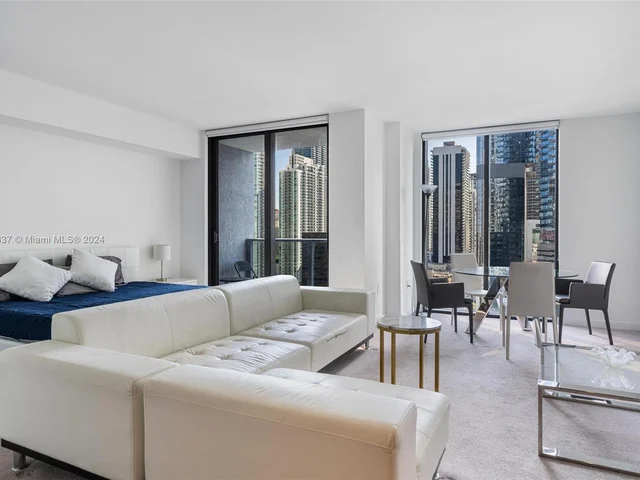 31 SE 6th St # 2405, Miami FL 33131