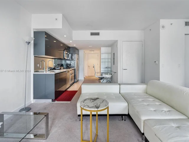 31 SE 6th St # 2405, Miami FL 33131