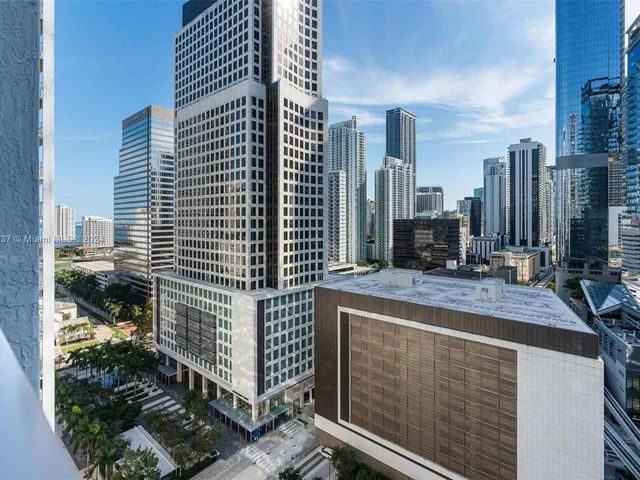 31 SE 6th St # 2405, Miami FL 33131