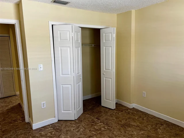 1071 NW 128th Ave # 1071, Miami FL 33182